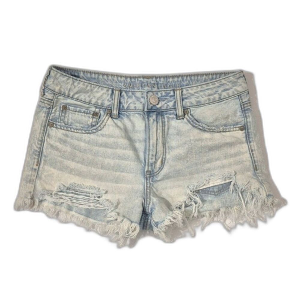 American Eagle Tomgirl Shortie Distressed Denim Shorts 6 Raw Hem Light Wash